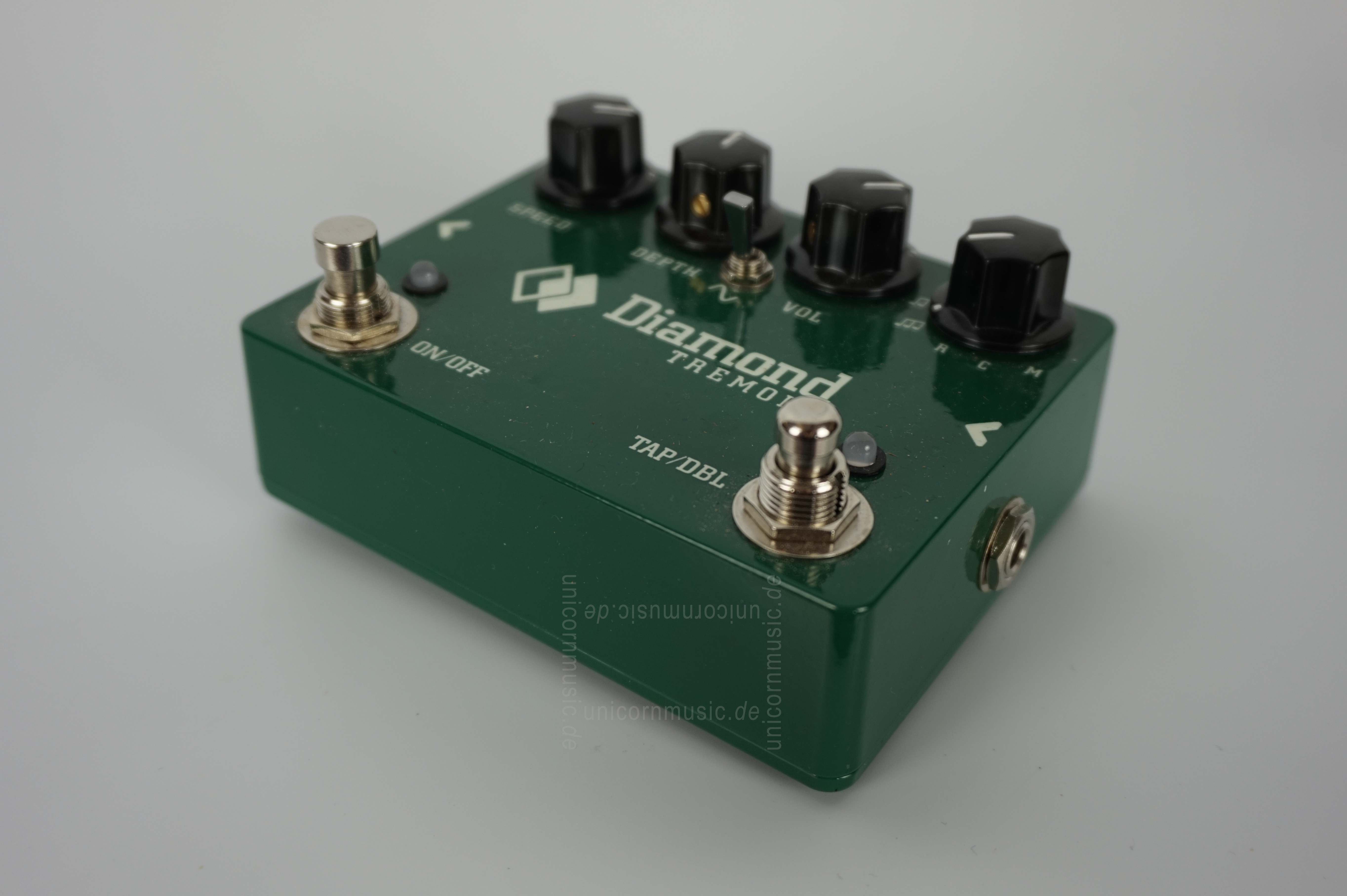 to article description / price Diamond Tremolo