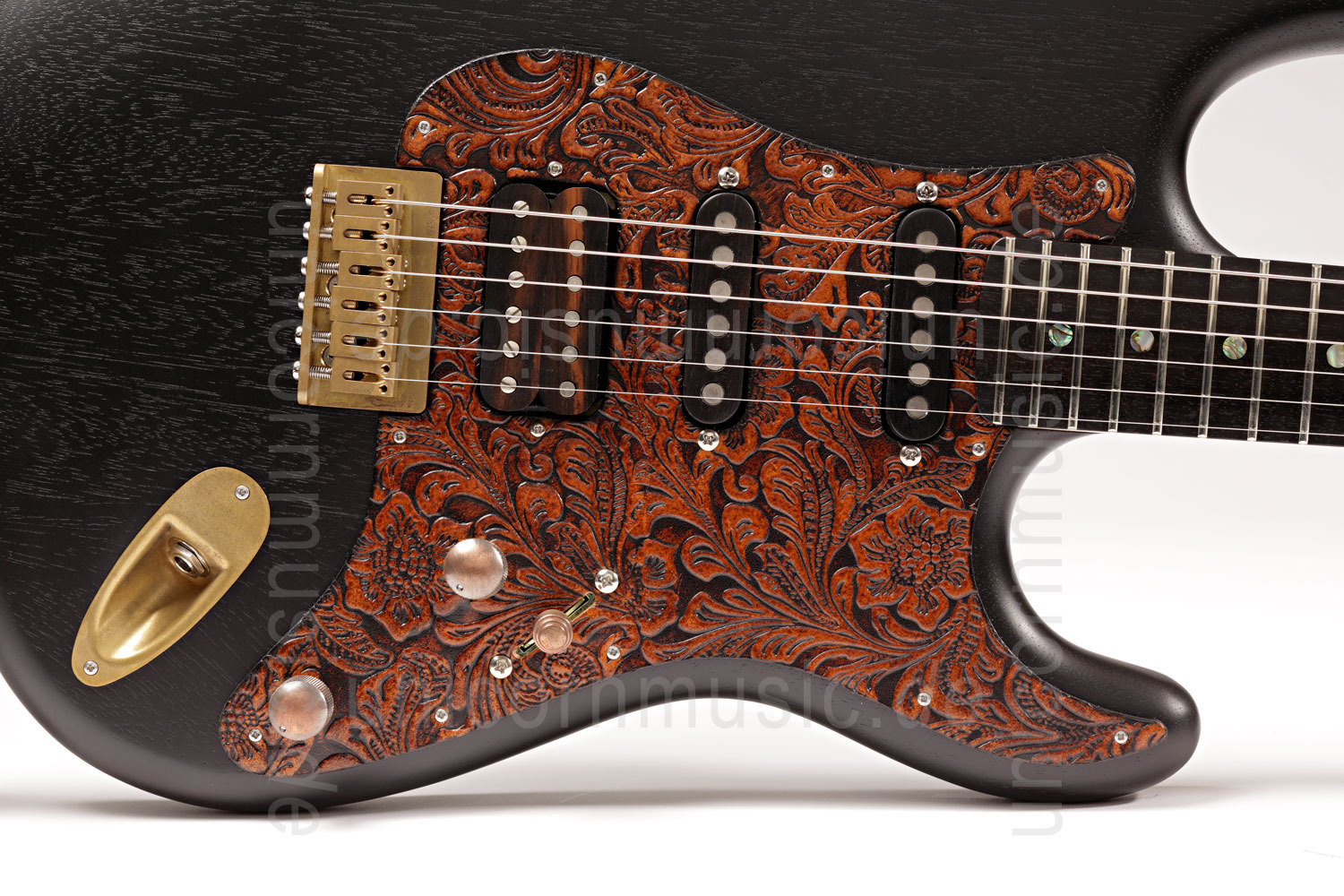 to article description / price Electric Guitar BERSTECHER Vintage 2018 - Black / Floral Amber + hard case - made in Germany