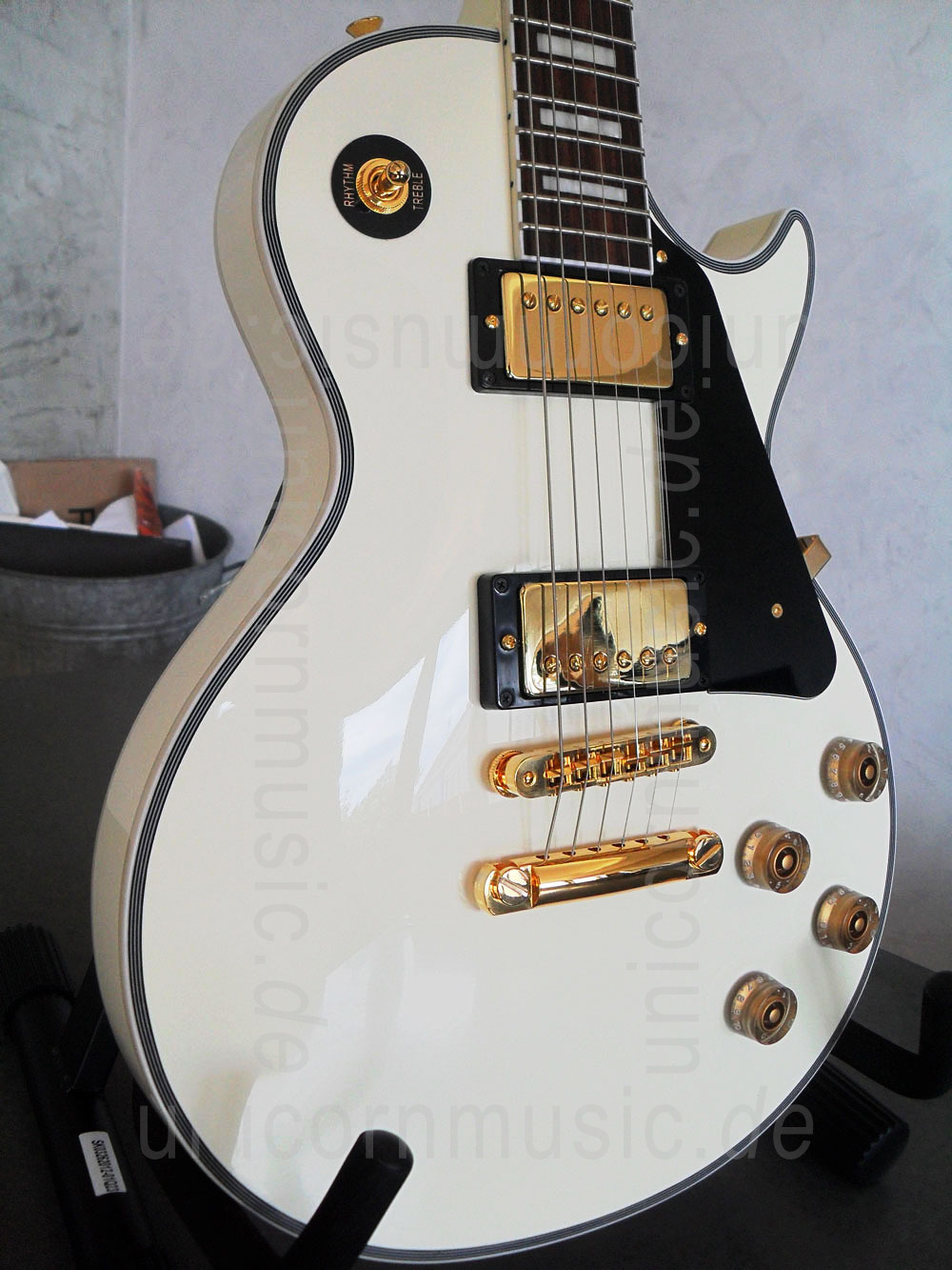 to article description / price Electric Guitar BURNY RLC 55 RR AWT - Randy Rhoads - Antique White