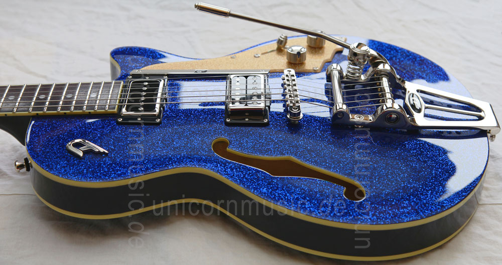 to article description / price Electric Guitar DUESENBERG STARPLAYER TV - Blue Sparkle + Custom Line Case
