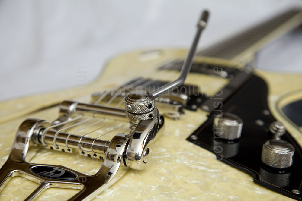 to article description / price Electric Guitar DUESENBERG STARPLAYER TV - Creamy Pearloid LTD + Custom Line Case