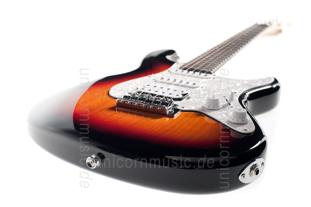 to article description / price Electric Guitar FERNANDES RETROROCKET X - SSH Version - 3 Tone Sunburst
