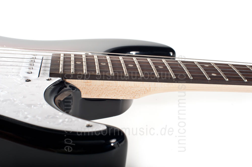 to article description / price Electric Guitar FERNANDES RETROROCKET X - SSH Version - 3 Tone Sunburst