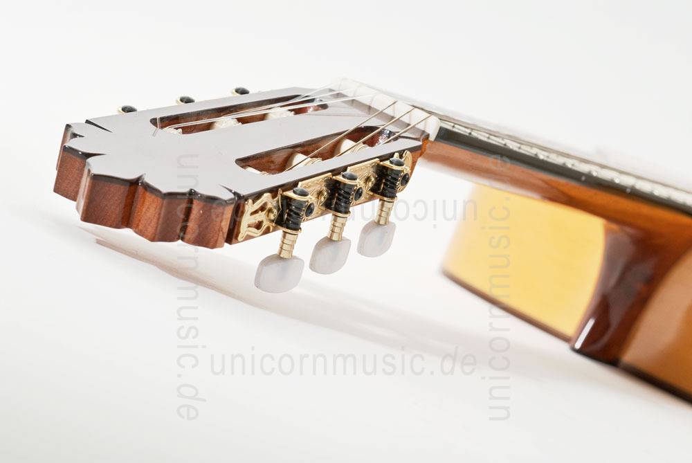 to article description / price Spanish Flamenco Guitar JOAN CASHIMIRA MODEL 102 - solid spruce top - cypress