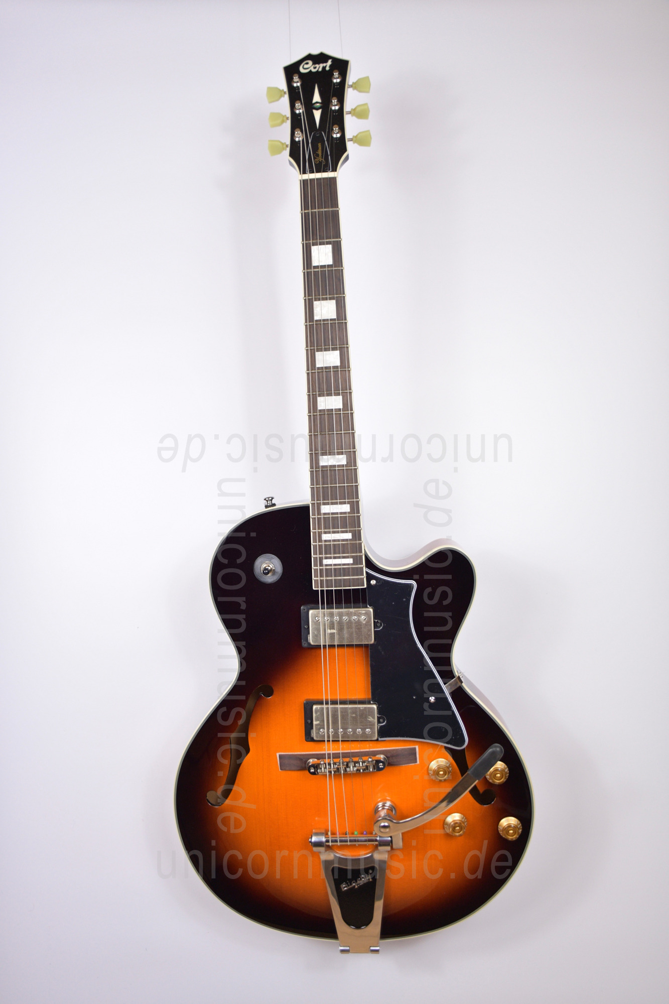 to article description / price Semi-Resonance Archtop Jazz Guitar Cort Yorktown Bigsby Tobacco Burst