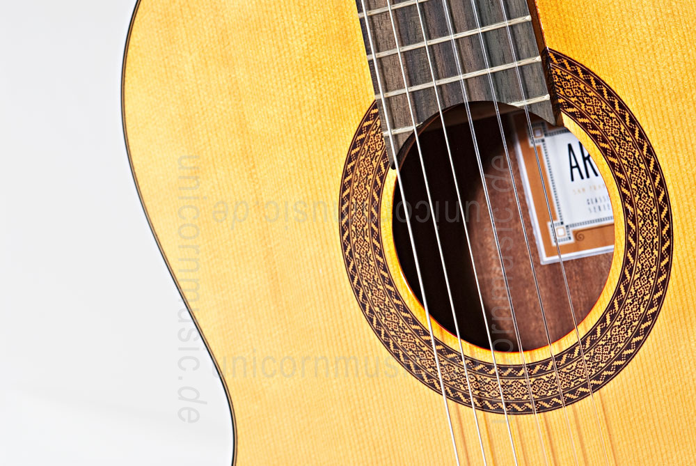 to article description / price Classical Guitar ARANJUEZ MODEL A4 F - solid spruce top