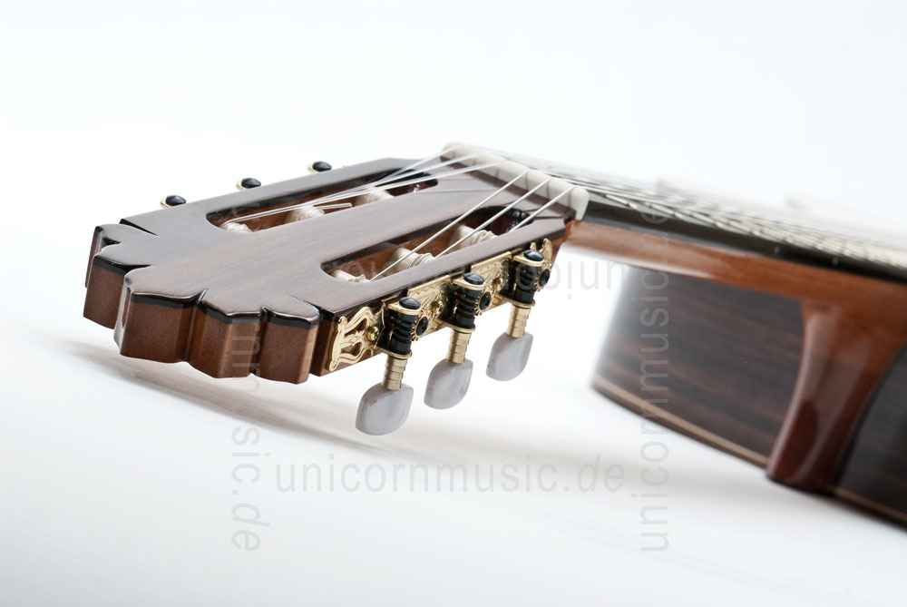 to article description / price Spanish Classical Guitar JOAN CASHIMIRA MODEL 130 Cedar - solid cedar top