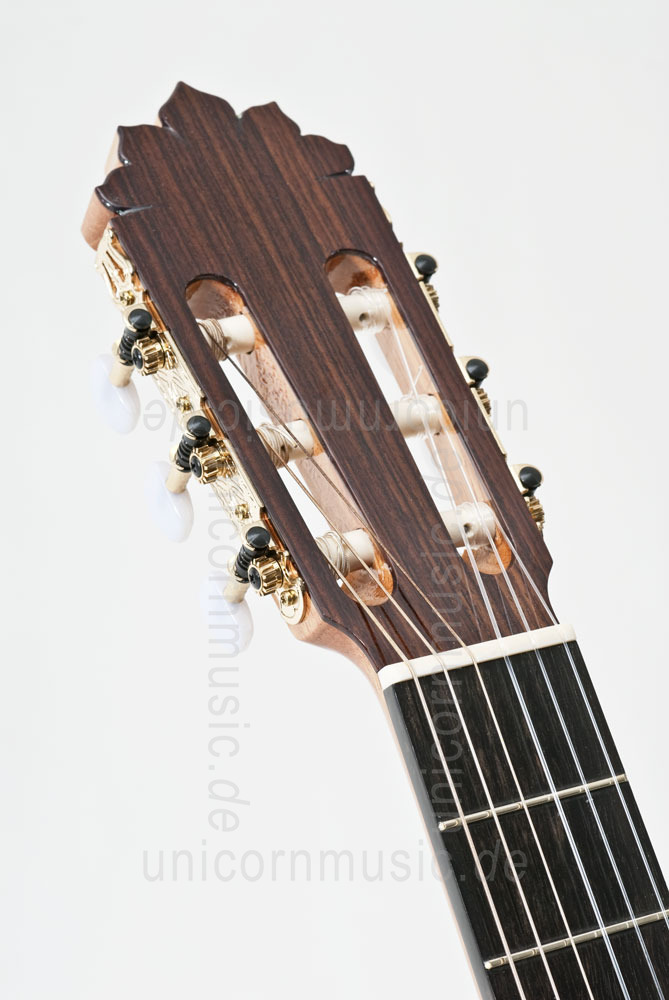 to article description / price Spanish Classical Guitar JOAN CASHIMIRA MODEL 130 Cutaway Thinline Spruce - without pickup - solid spruce top