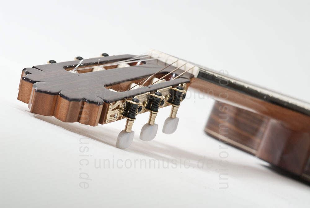 to article description / price Spanish Classical Guitar JOAN CASHIMIRA MODEL 130 Cutaway Thinline Spruce - without pickup - solid spruce top