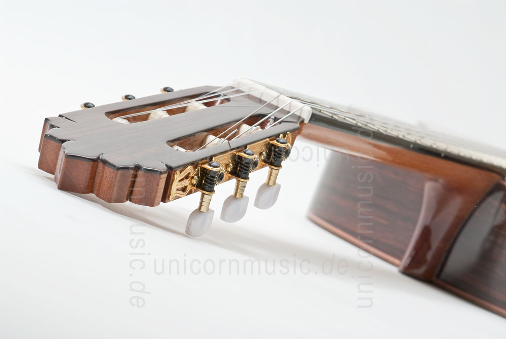 to article description / price Spanish Classical Guitar JOAN CASHIMIRA MODEL 140 Cedar - solid cedar top