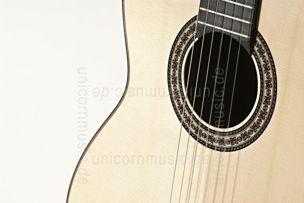 to article description / price Spanish Classical Guitar JOAN CASHIMIRA MODEL 2A Spruce - all solid - spruce top + Softcase