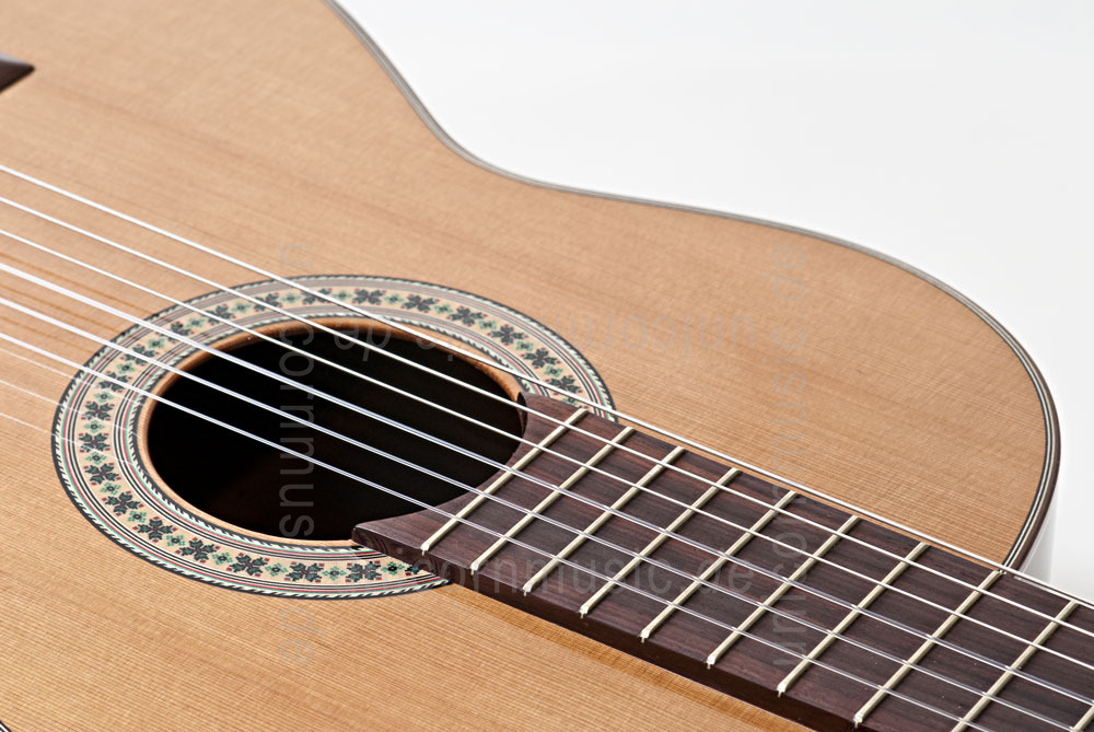 to article description / price Spanish Classical Guitar JOAN CASHIMIRA MODEL 77 - solid cedar top