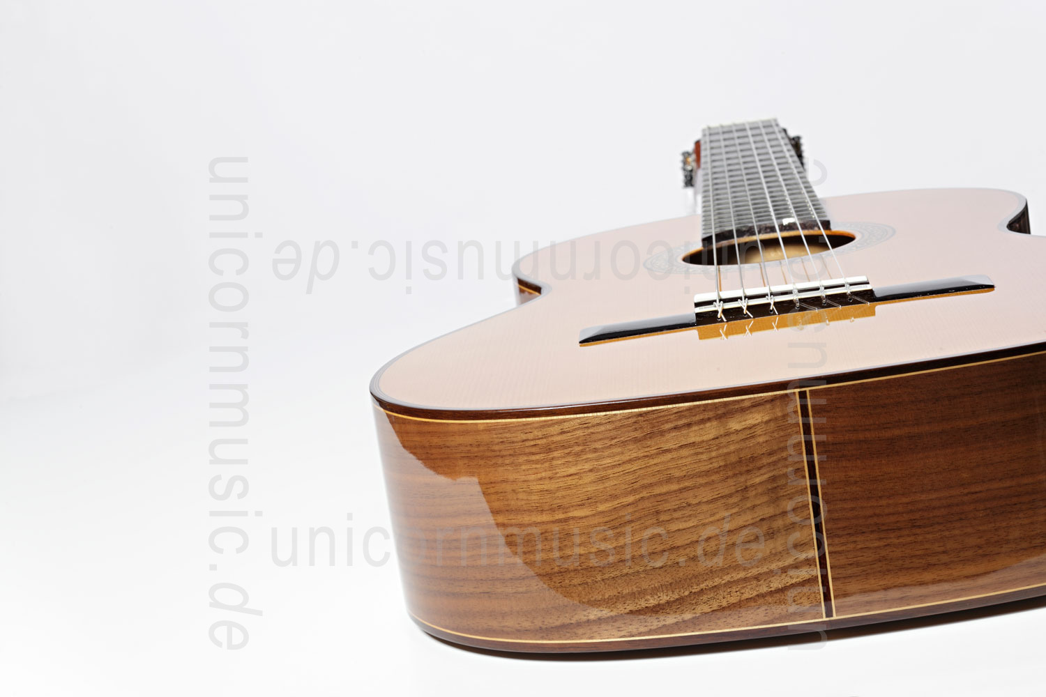 to article description / price Spanish Classical Guitar VALDEZ MODEL 5 S - solid top