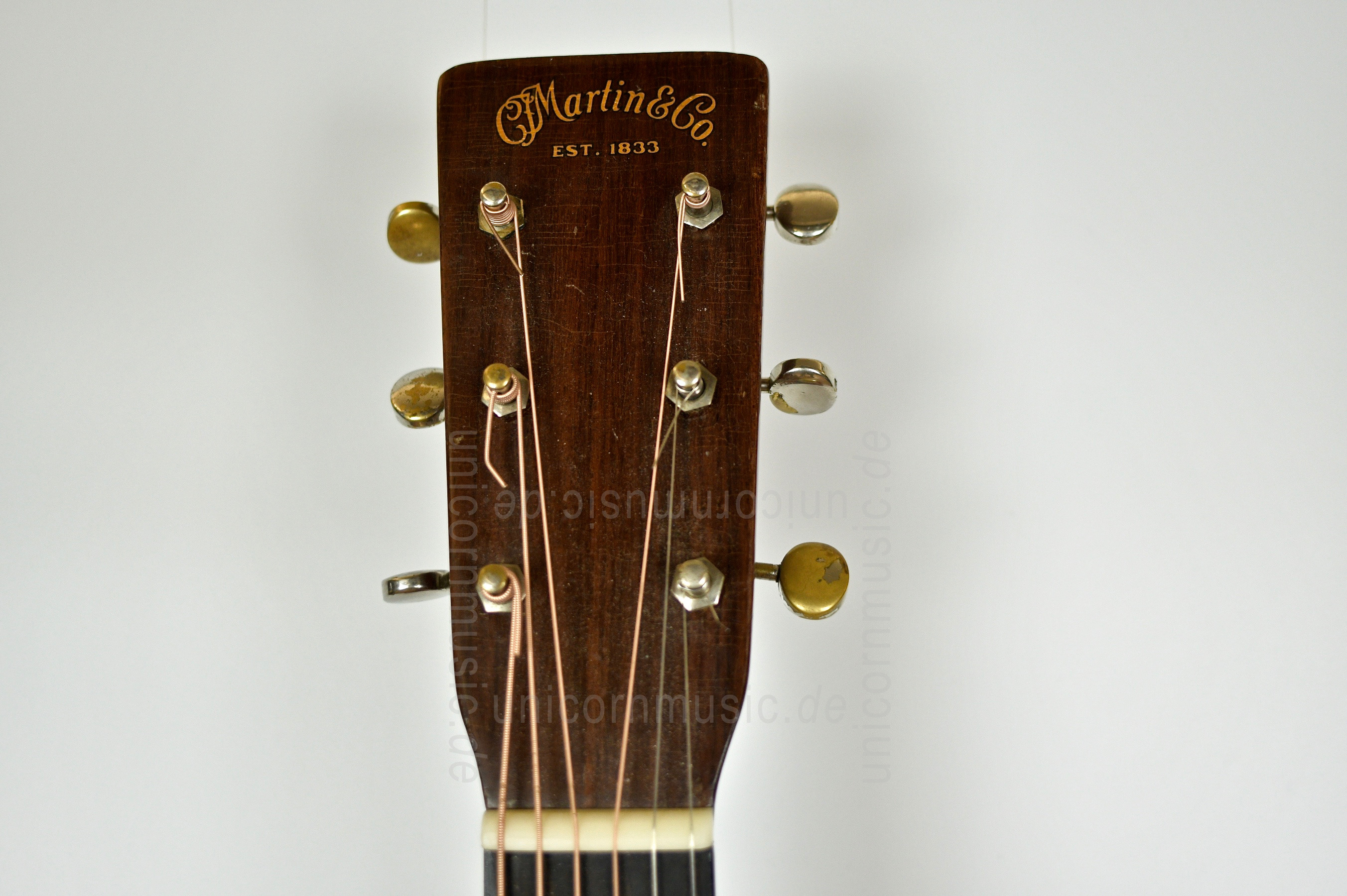 to article description / price MARTIN D-18 (1942) - Dreadnought Model - Engelmann spruce top - all solid + hardcase