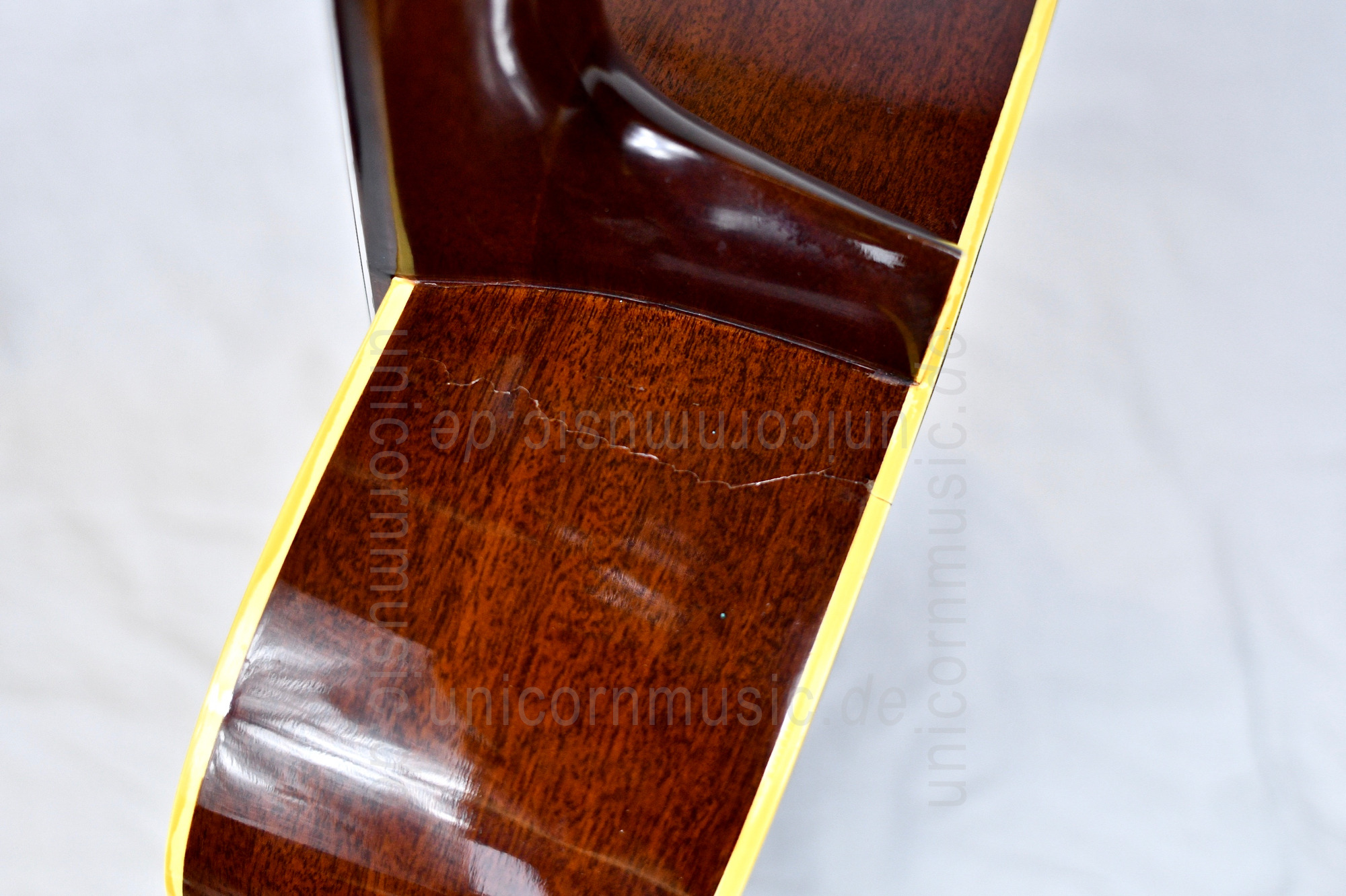 to article description / price  Luxor - 12 String