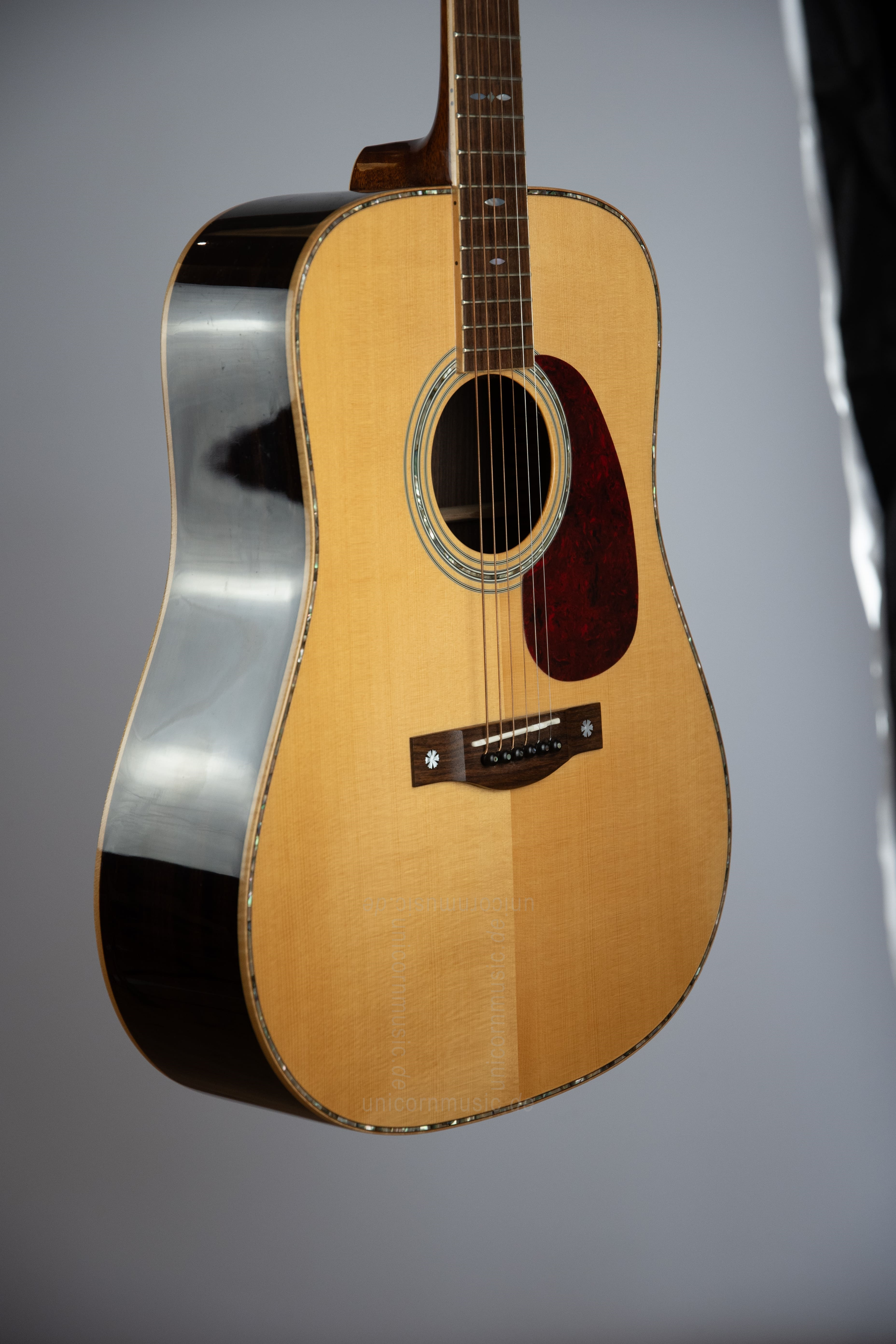 to article description / price Farida-D62-NA