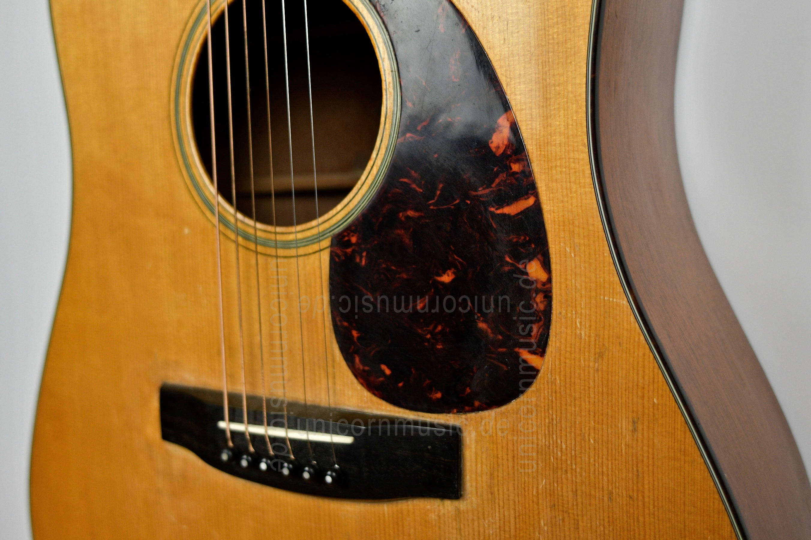 to article description / price MARTIN D-18 (1942) - Dreadnought Model - Engelmann spruce top - all solid + hardcase