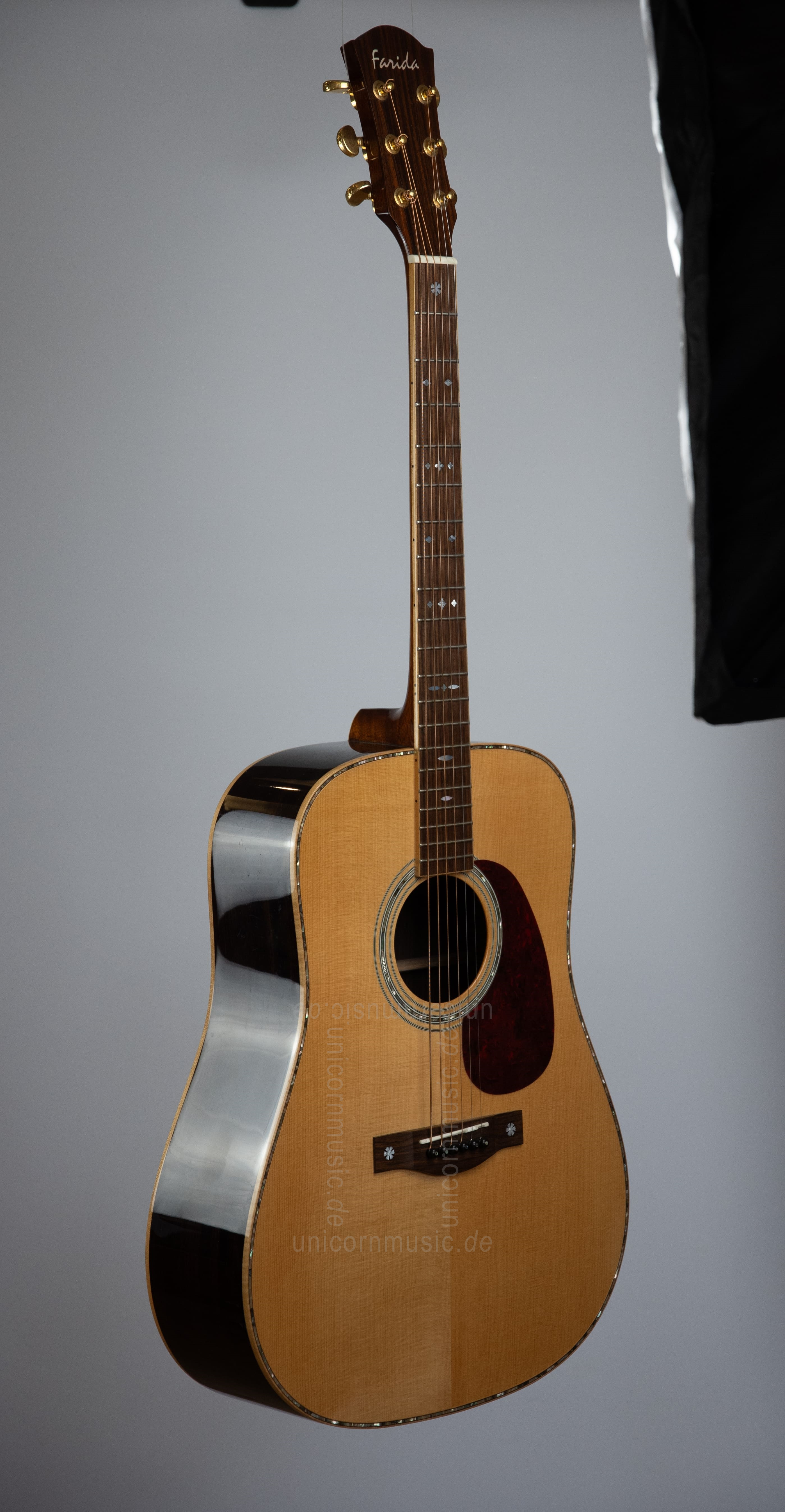 to article description / price Farida-D62-NA