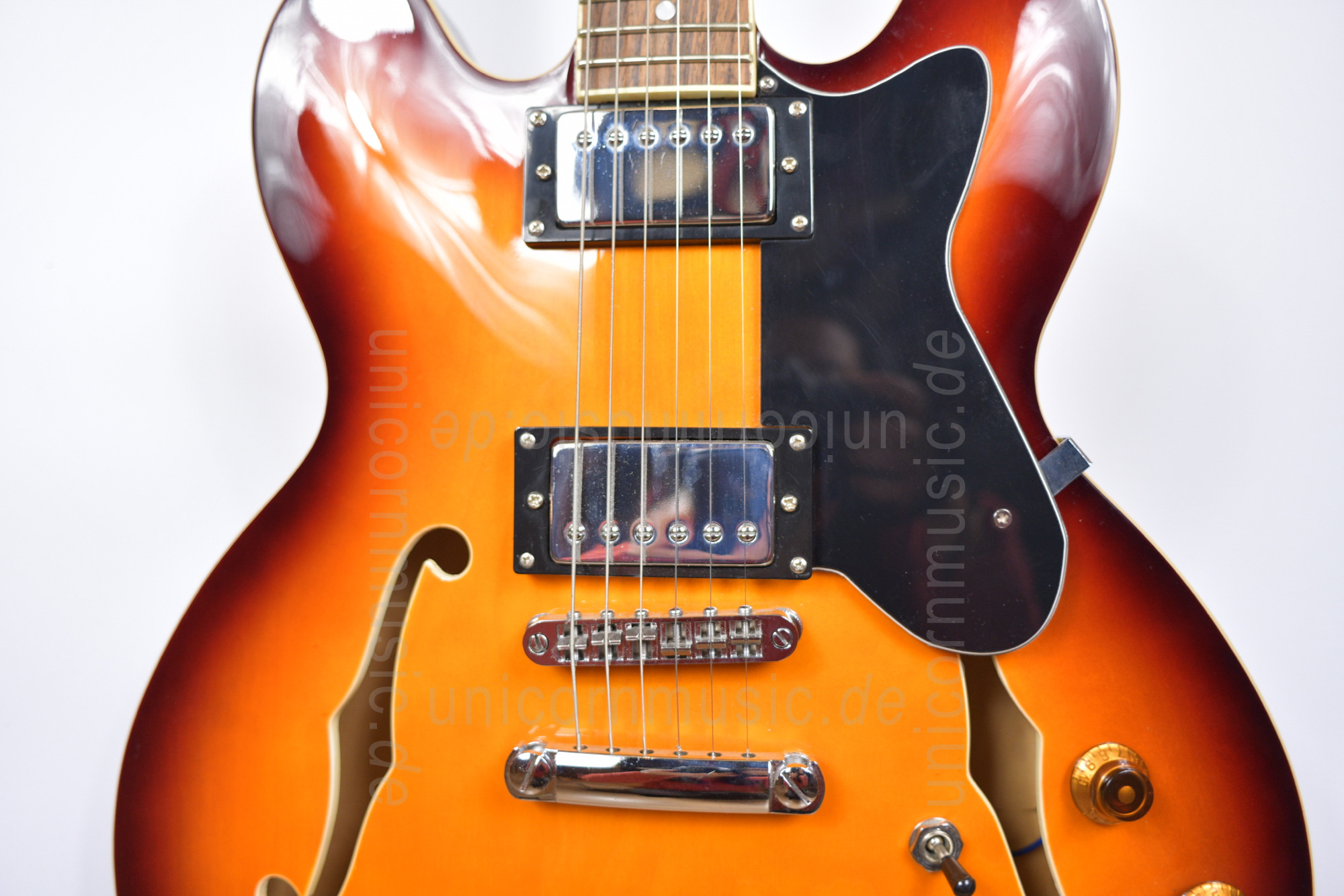 to article description / price Harley Benton HB35 VS