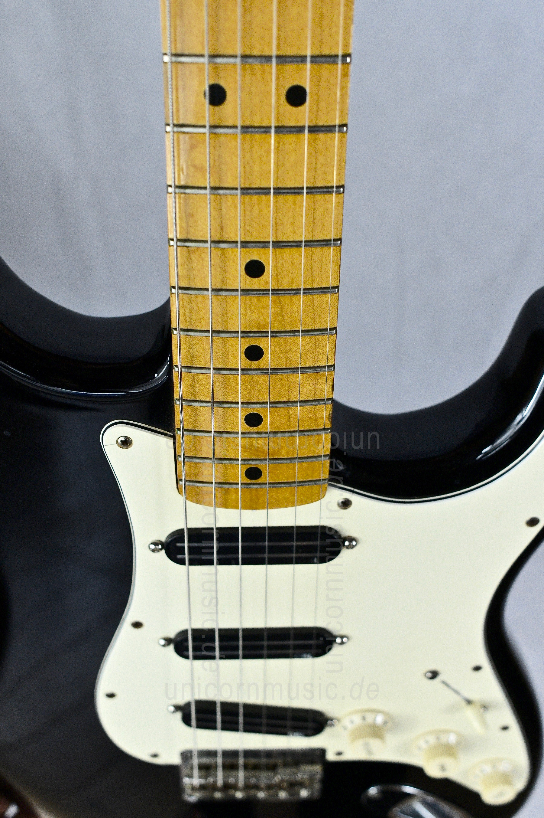 to article description / price Fender Stratocaster (1982)