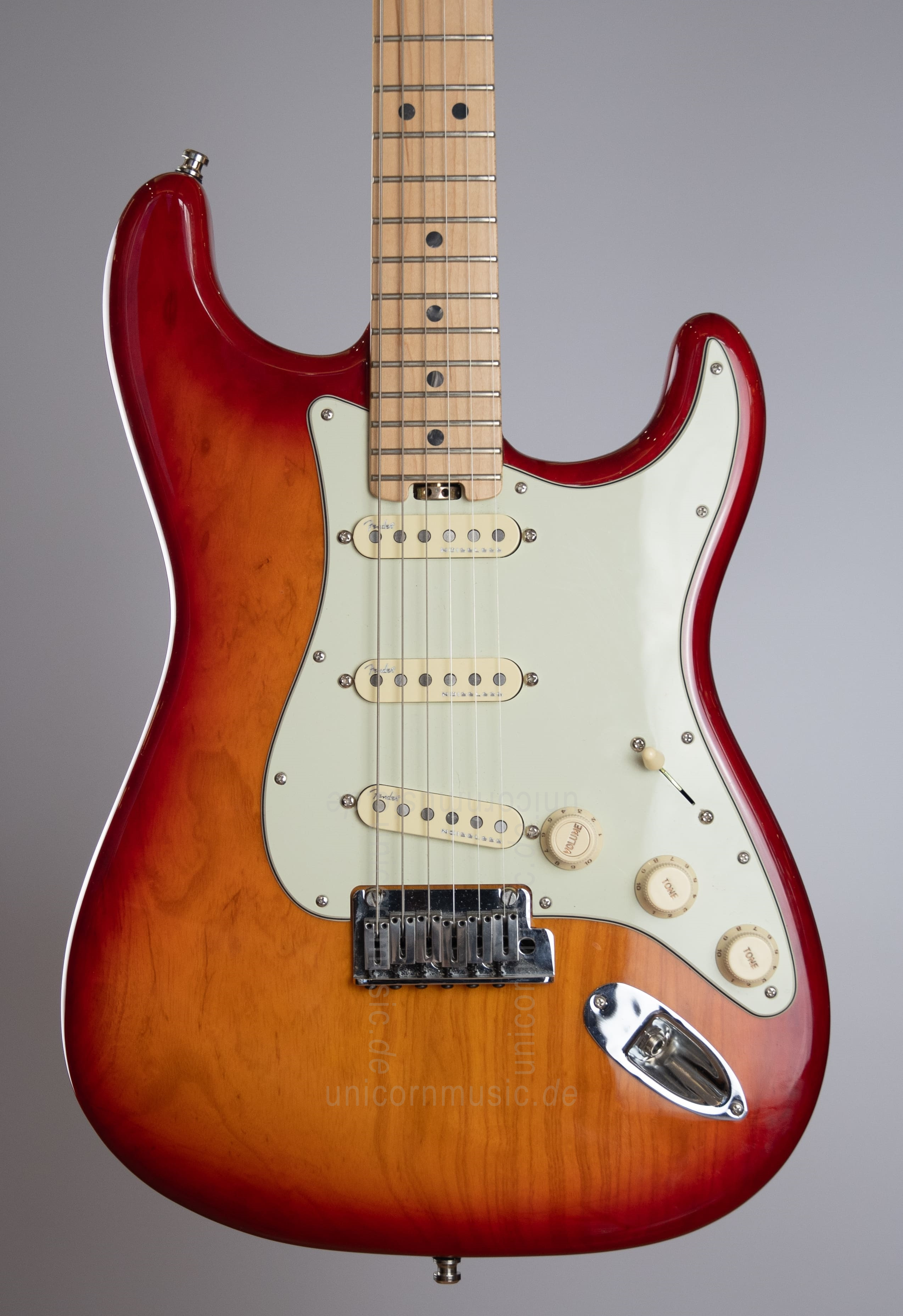 to article description / price Electric Guitar Fender Am Elite Strat