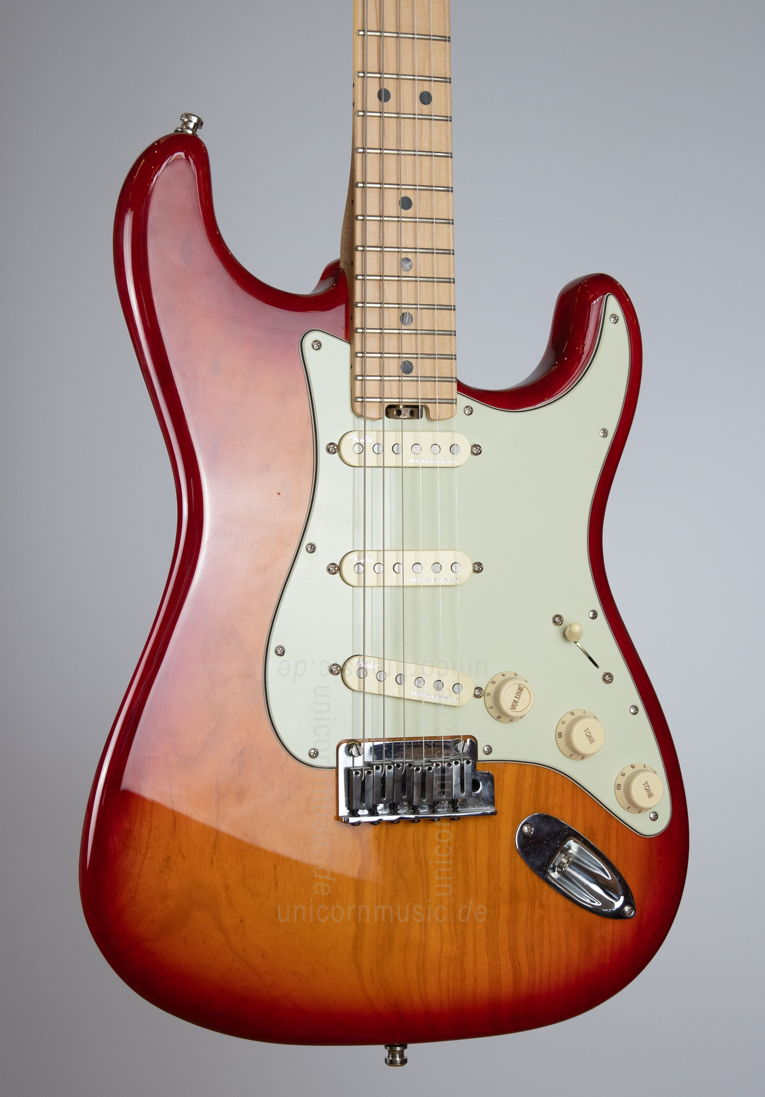to article description / price Electric Guitar Fender Am Elite Strat