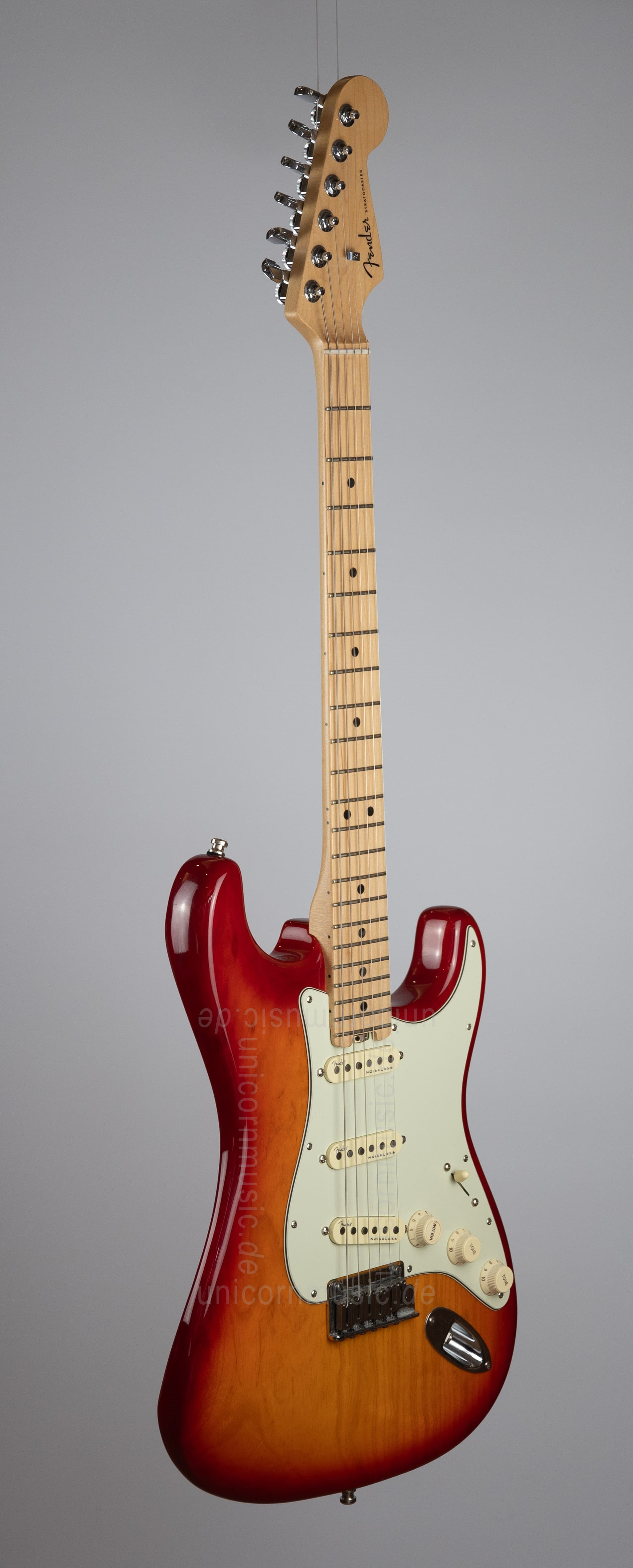 to article description / price Electric Guitar Fender Am Elite Strat