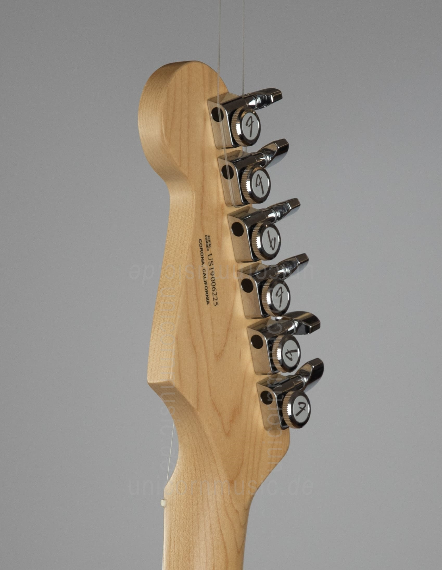 to article description / price Electric Guitar Fender Am Elite Strat